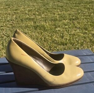 Cole Haan Margot 75 Wedge Heels  II Nougat Sz 7.5B Patent Leather Flaw